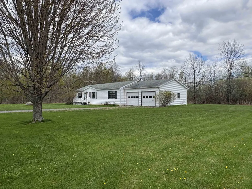 2760 Lakeview Drive North Hero VT 05474