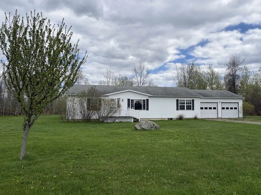 2760 Lakeview Drive North Hero VT 05474