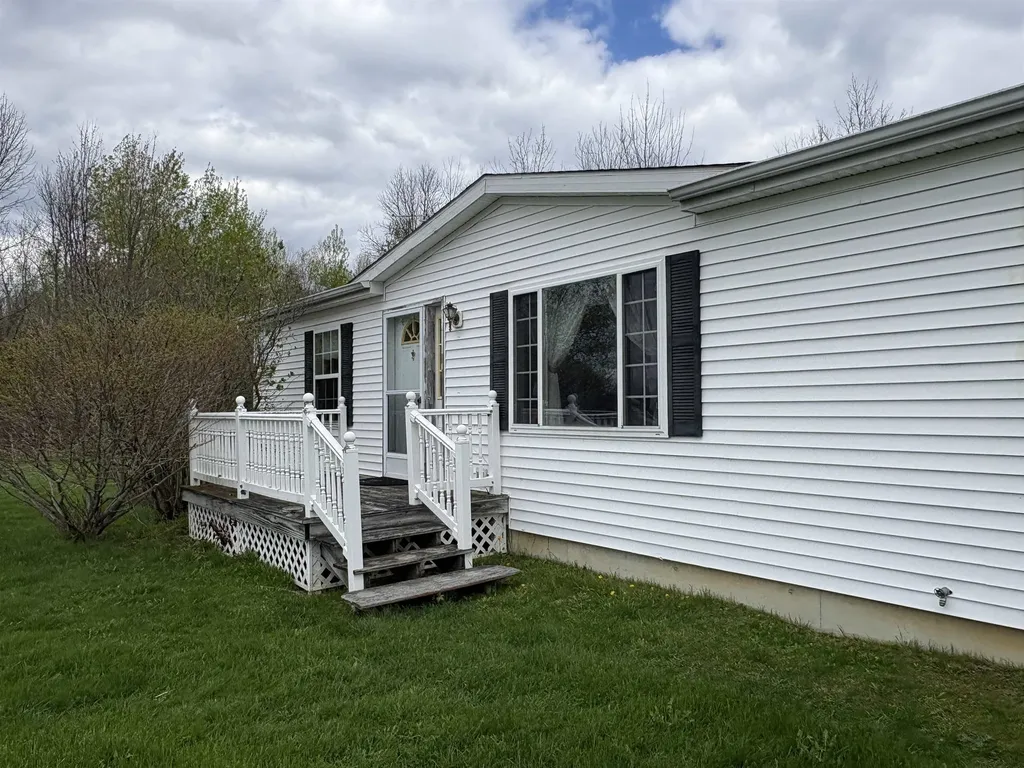 2760 Lakeview Drive North Hero VT 05474