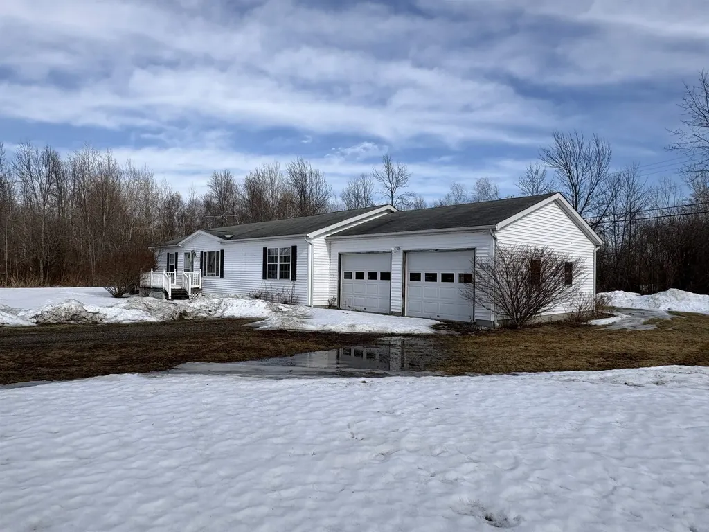 2760 Lakeview Drive North Hero VT 05474