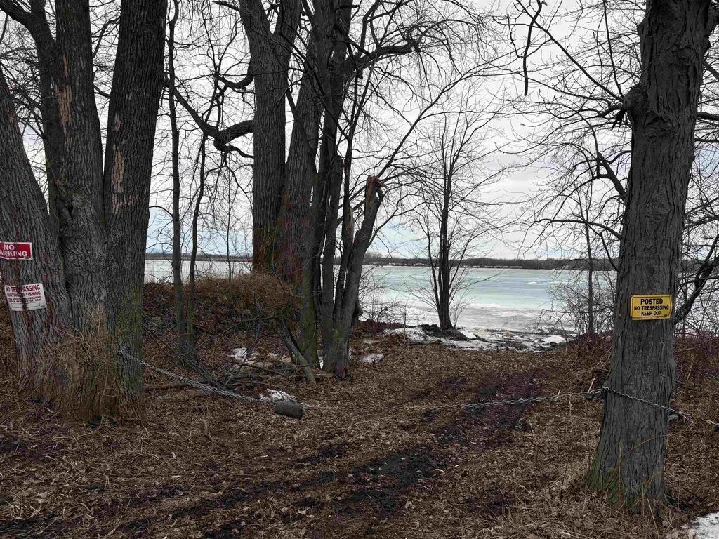 2760 Lakeview Drive North Hero VT 05474