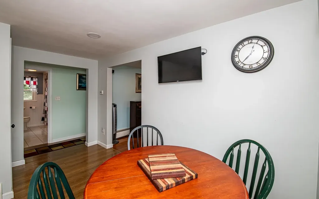 169 Central Street Hudson NH 03051