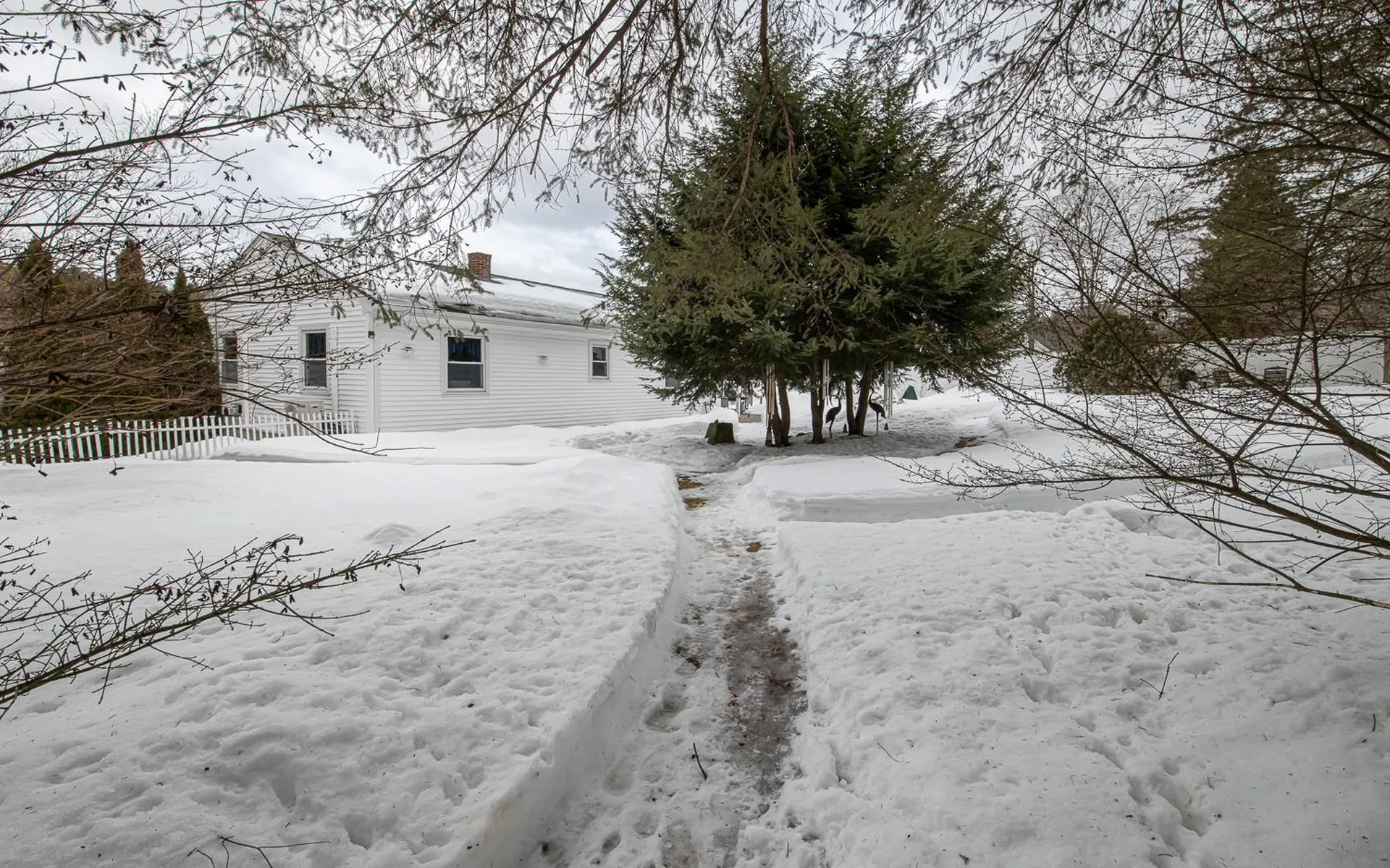 169 Central Street Hudson NH 03051