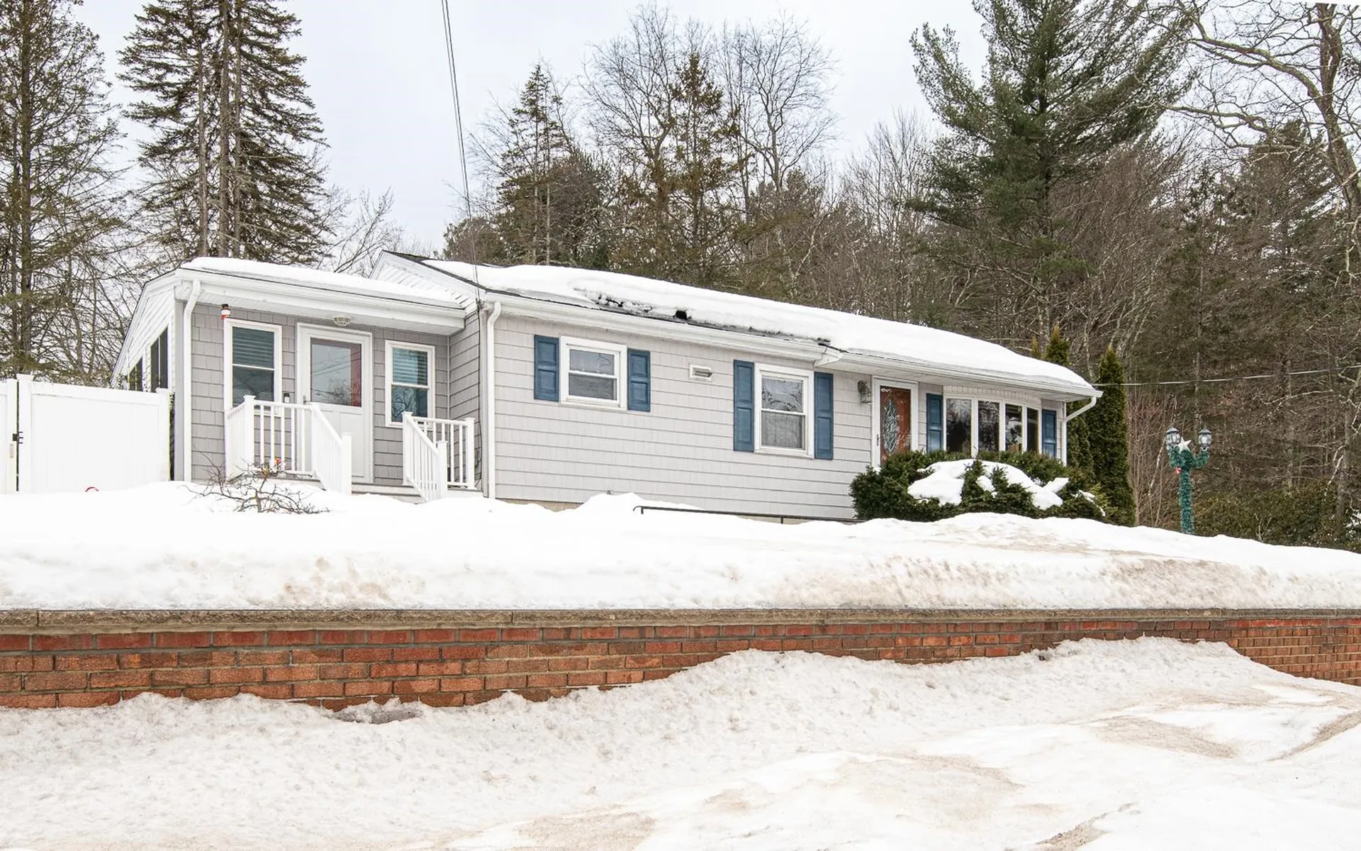169 Central Street Hudson NH 03051