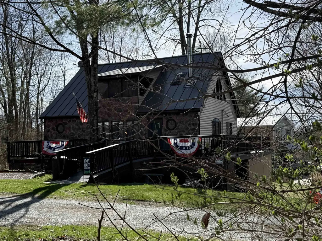 13 Tyminski Lane Hubbardton VT 05743