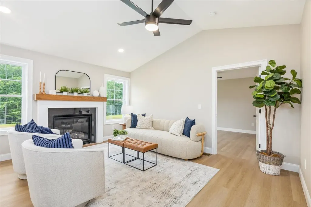 Unit 9 Willow Lane Rindge NH 03461
