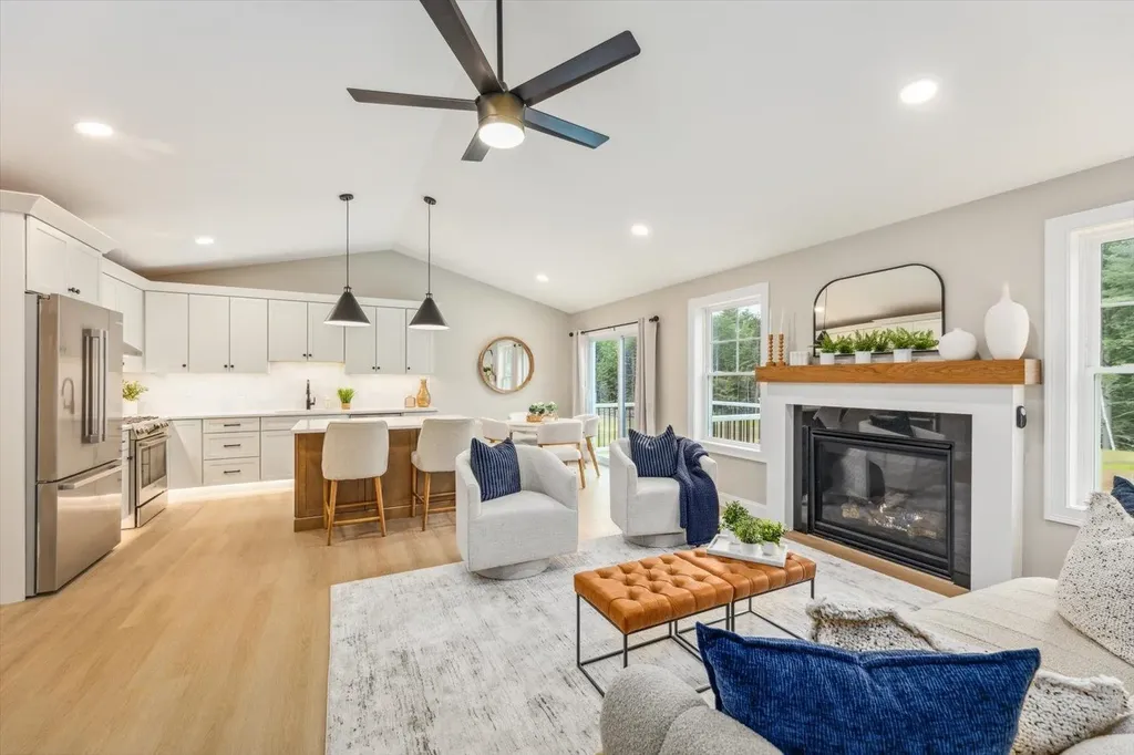 Unit 9 Willow Lane Rindge NH 03461
