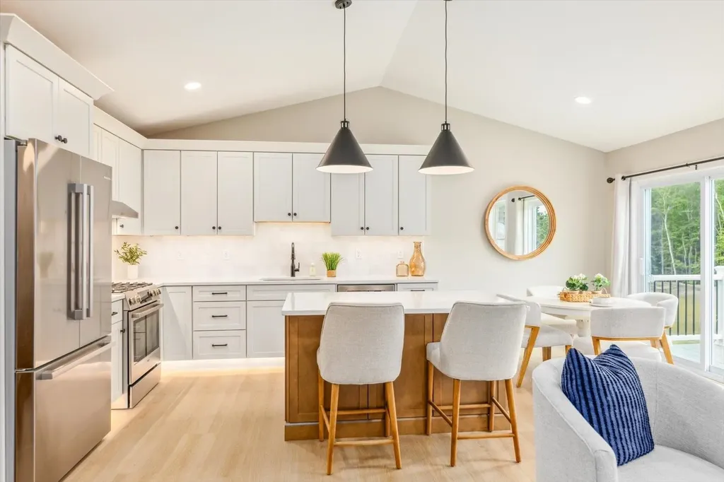 Unit 9 Willow Lane Rindge NH 03461