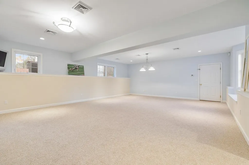37 Brady Avenue Salem NH 03079