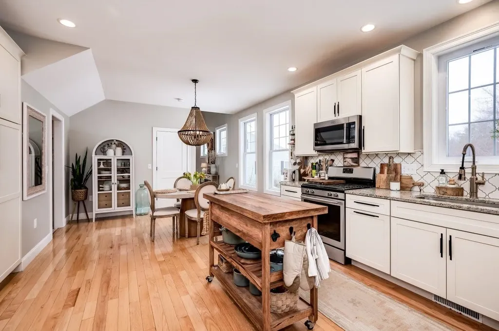 8 Cider Mill Lane Stratham NH 03885