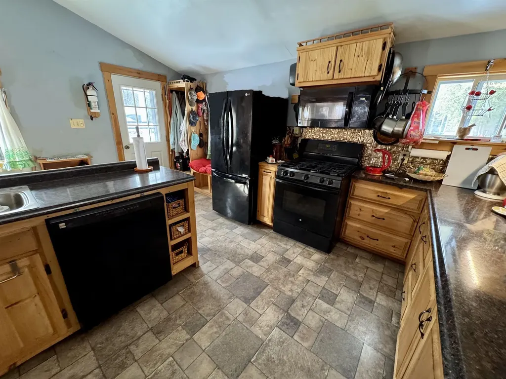 23 Courtney Road Woodstock NH 03262