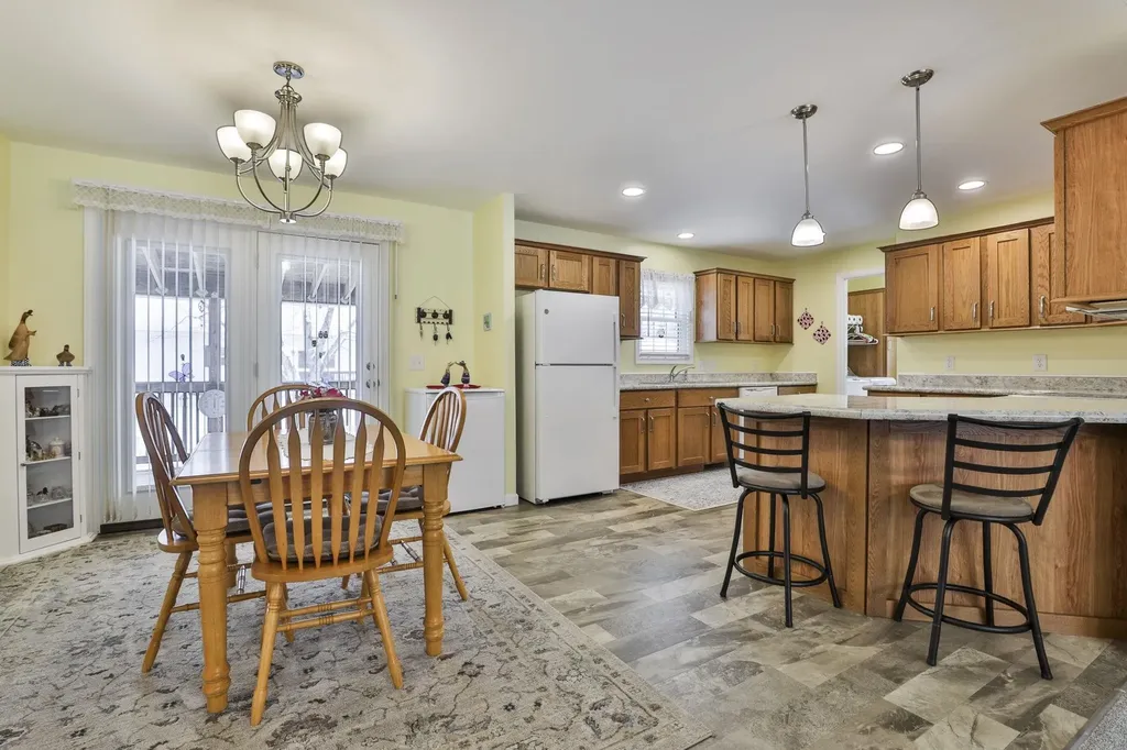 21 Fairfield Drive Concord NH 03301