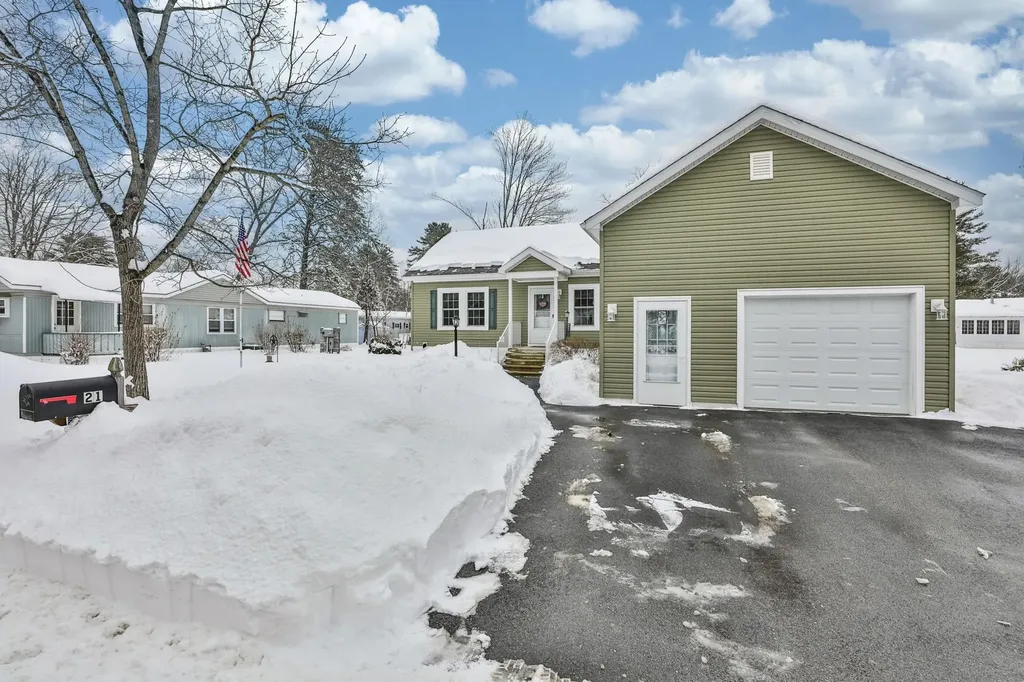 21 Fairfield Drive Concord NH 03301