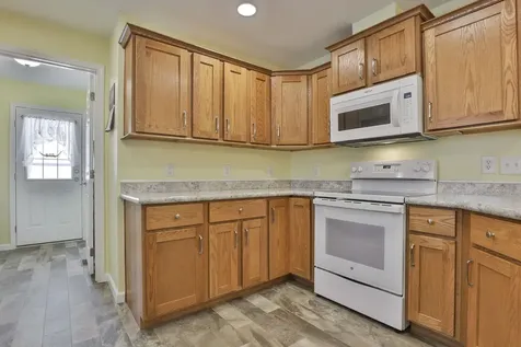 21 Fairfield Drive Concord NH 03301