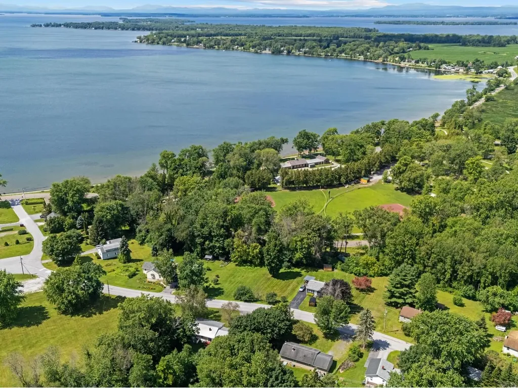 102 Mcginn Drive St. Albans Town VT 05478