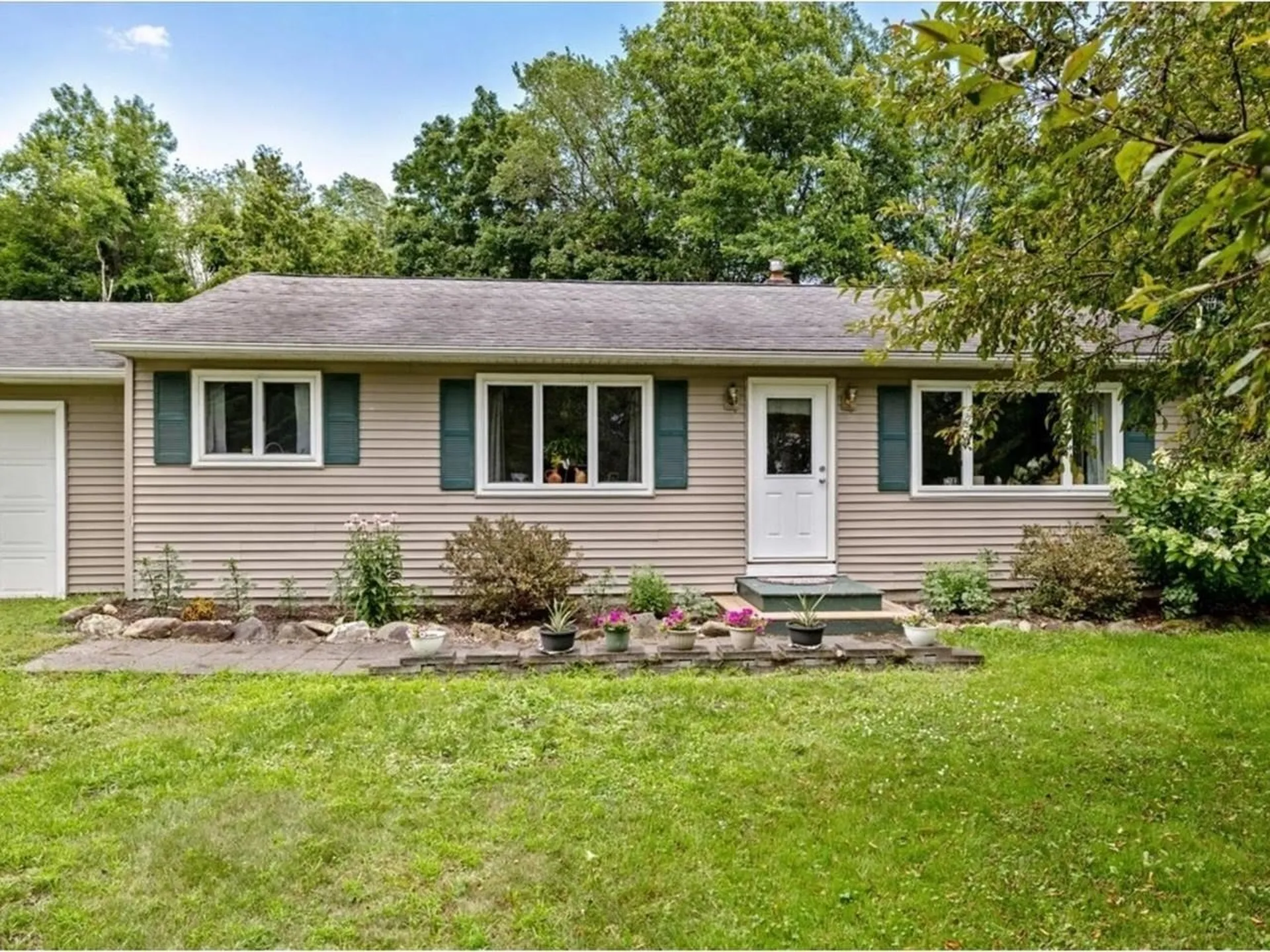 102 Mcginn Drive St. Albans Town VT 05478