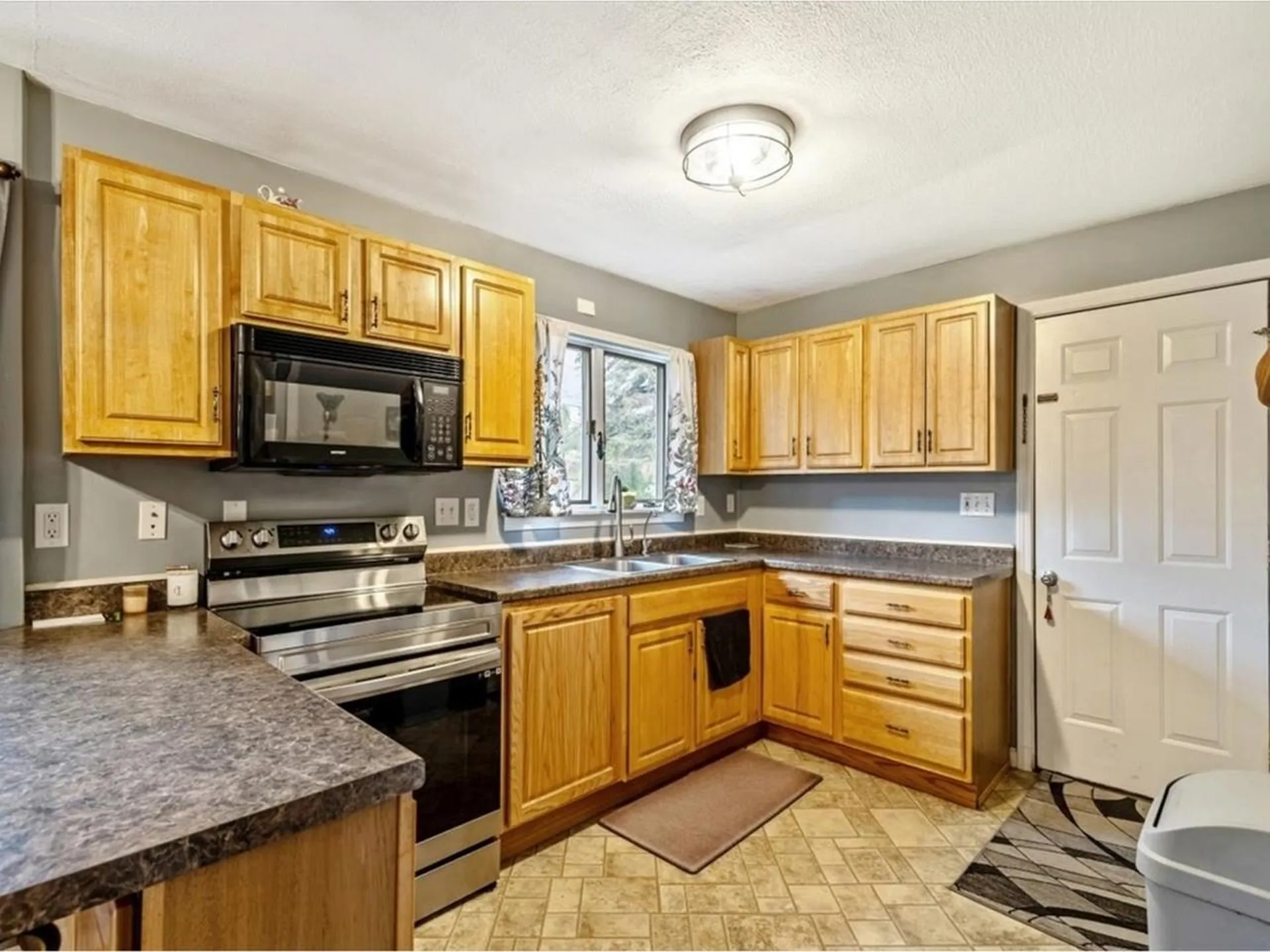 102 Mcginn Drive St. Albans Town VT 05478