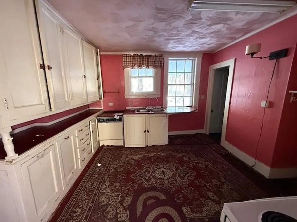 28 High Street Littleton NH 03561