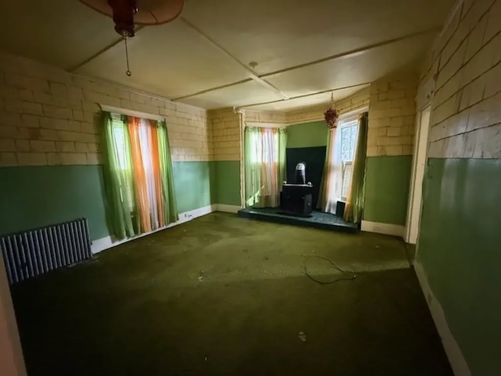 28 High Street Littleton NH 03561