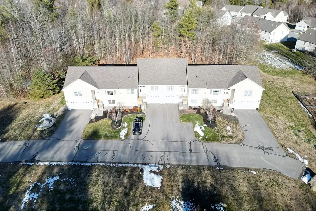 118-3 Hall Road Fremont NH 03044