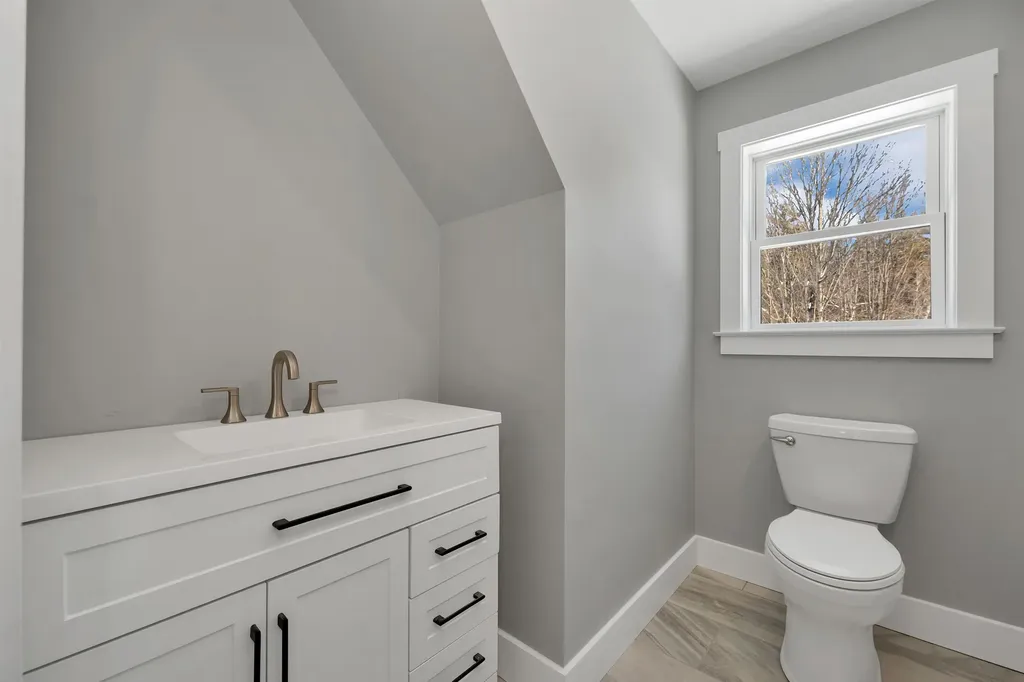 152 Young Road Gilford NH 03249