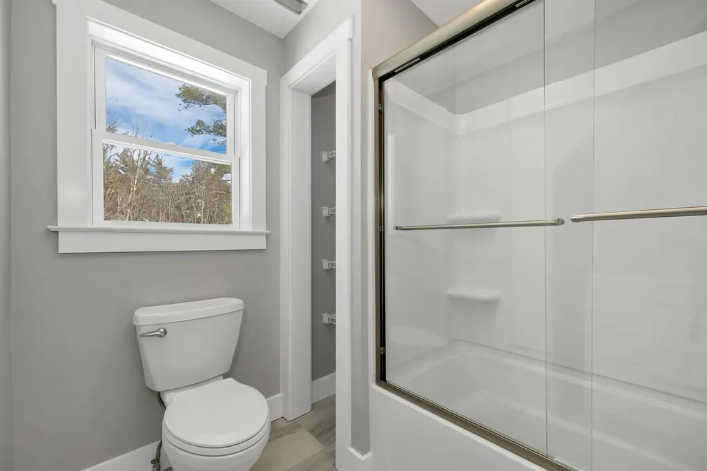 152 Young Road Gilford NH 03249