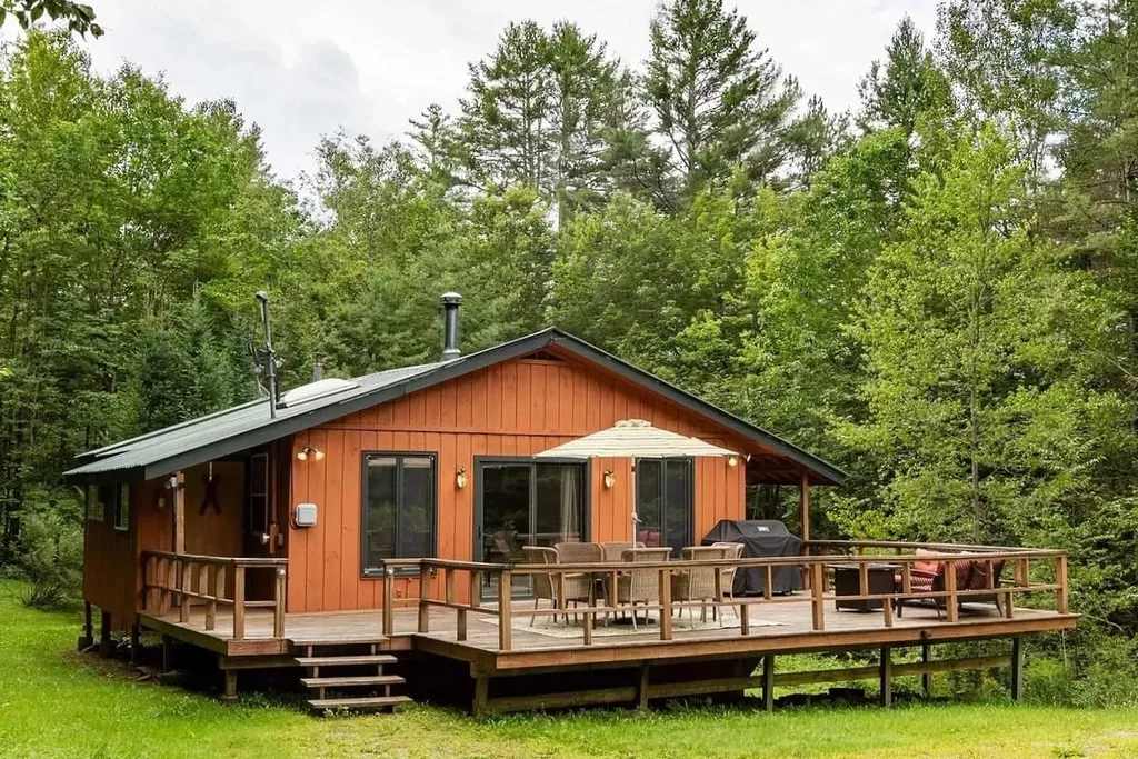 292 Tallwood Circle Londonderry VT 05155
