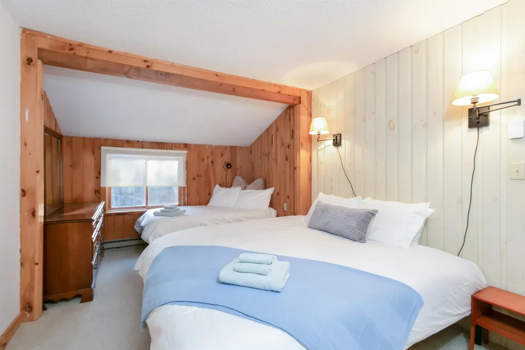 292 Tallwood Circle Londonderry VT 05155