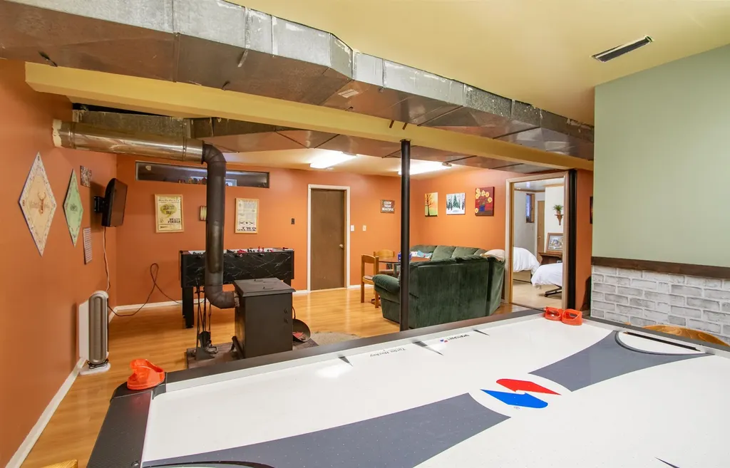 292 Tallwood Circle Londonderry VT 05155