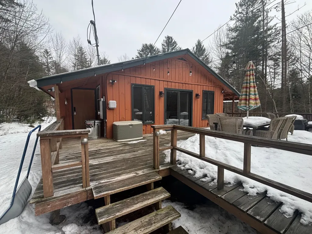 292 Tallwood Circle Londonderry VT 05155