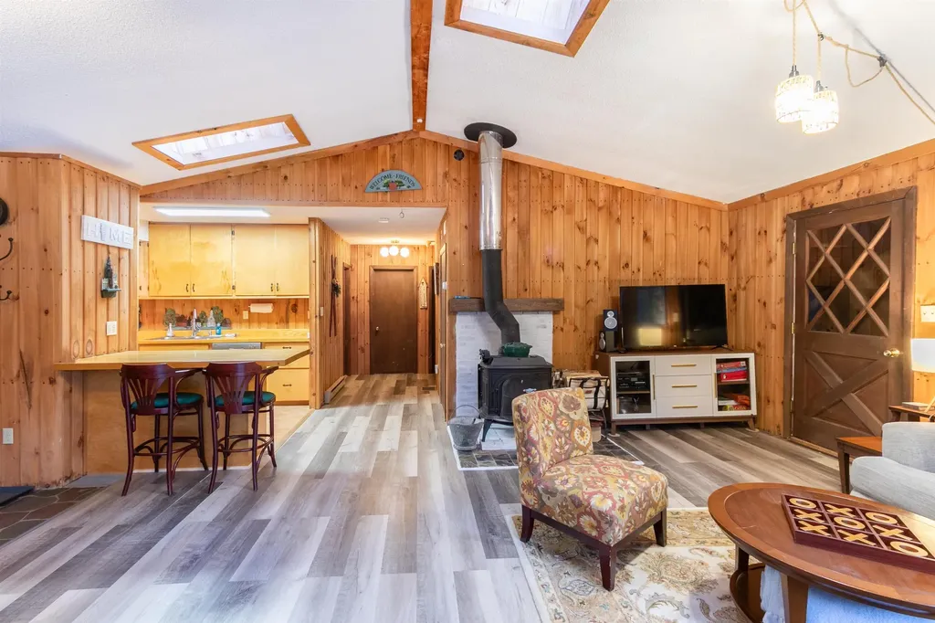 292 Tallwood Circle Londonderry VT 05155