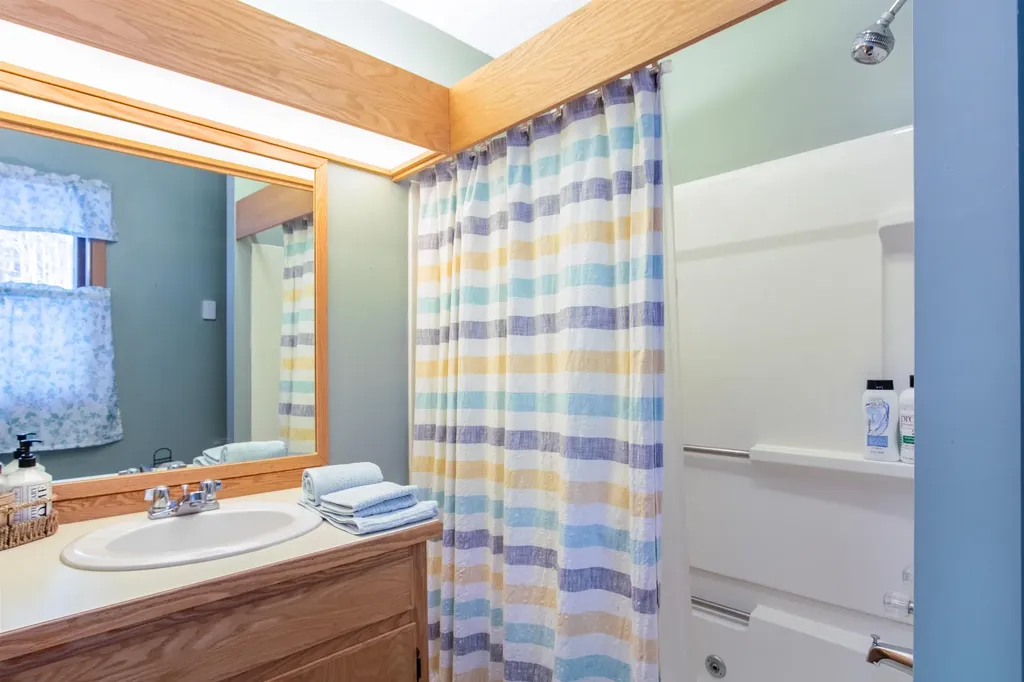 292 Tallwood Circle Londonderry VT 05155