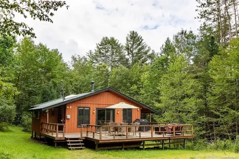 292 Tallwood Circle Londonderry VT 05155