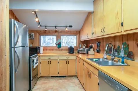 292 Tallwood Circle Londonderry VT 05155