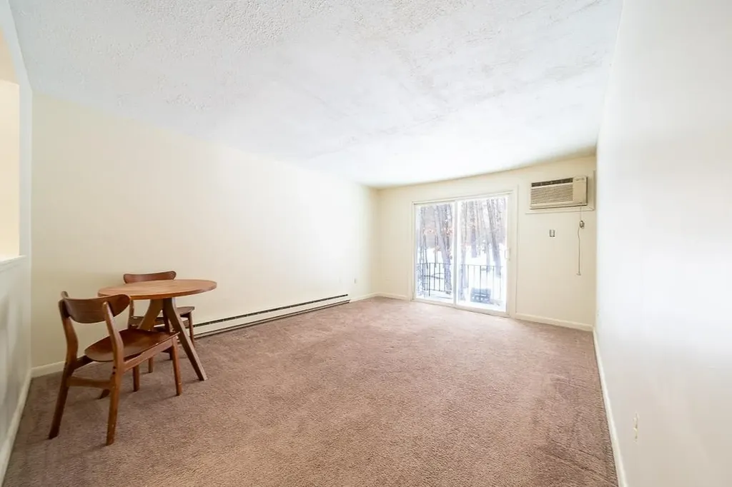 1 Charleston Avenue Londonderry NH 03053