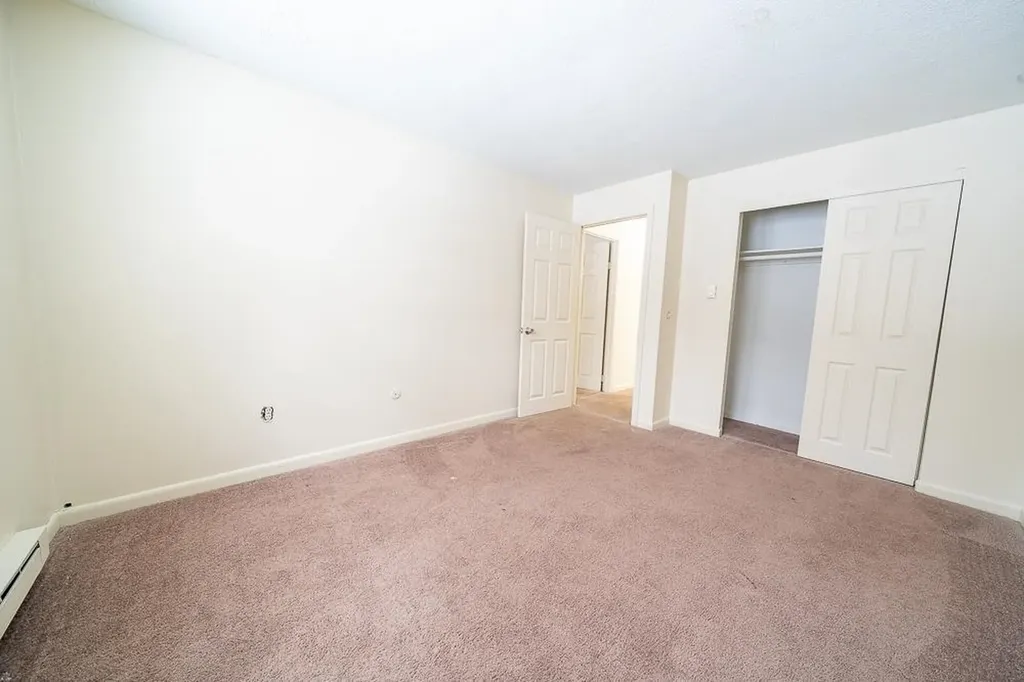 1 Charleston Avenue Londonderry NH 03053