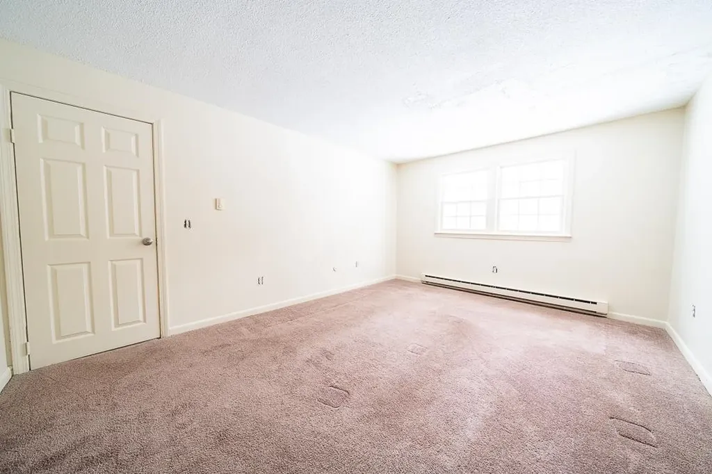 1 Charleston Avenue Londonderry NH 03053