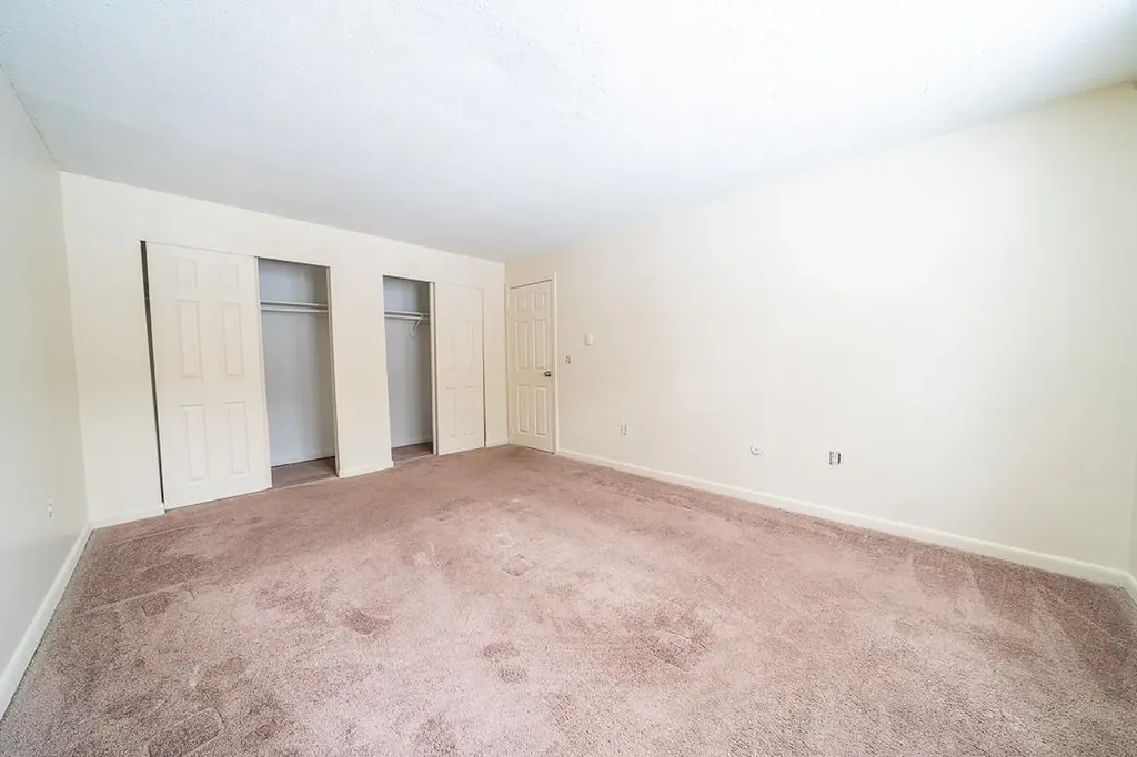 1 Charleston Avenue Londonderry NH 03053