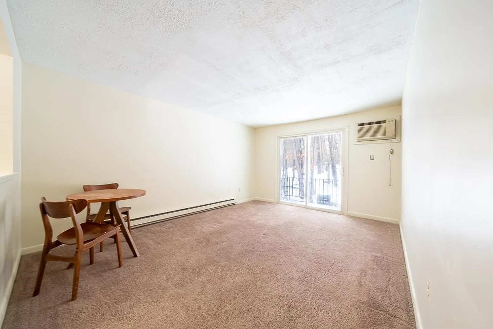 1 Charleston Avenue Londonderry NH 03053