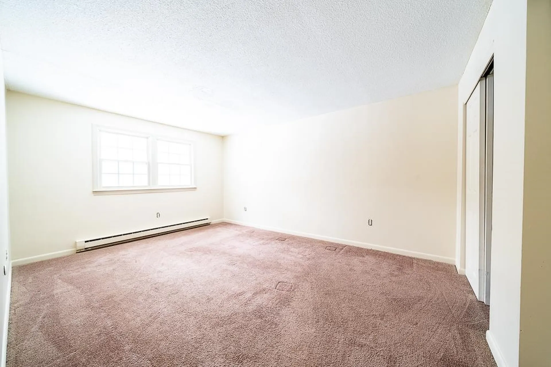 1 Charleston Avenue Londonderry NH 03053