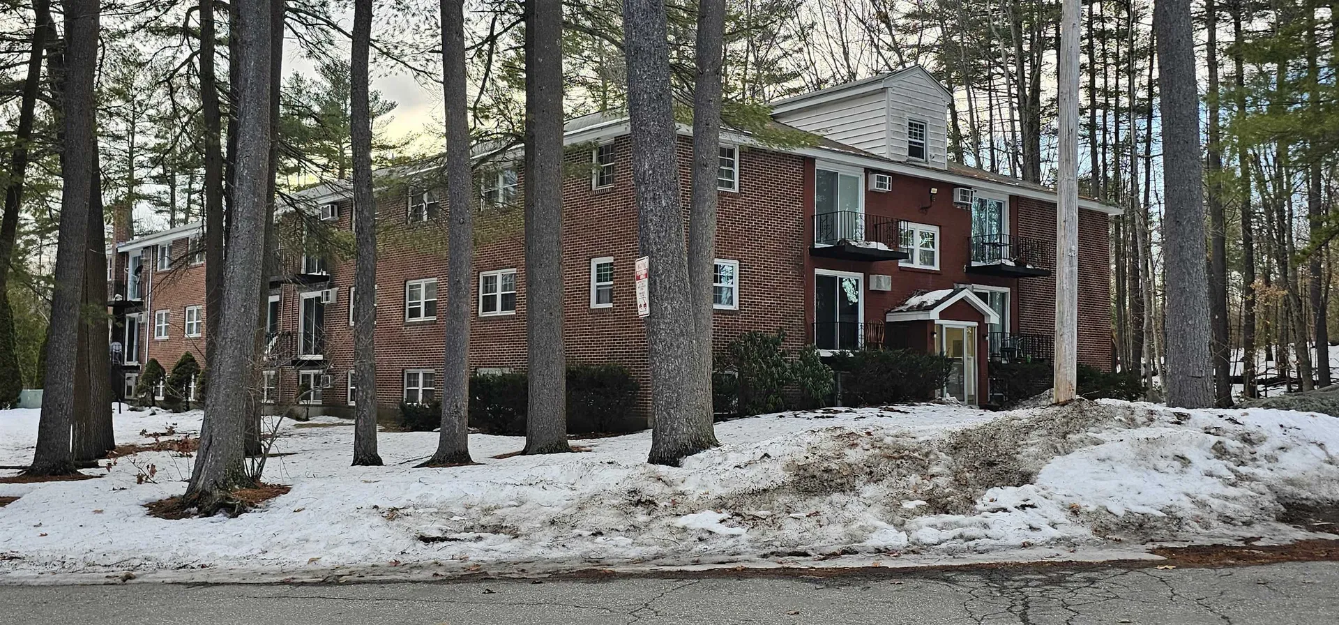 1 Charleston Avenue Londonderry NH 03053