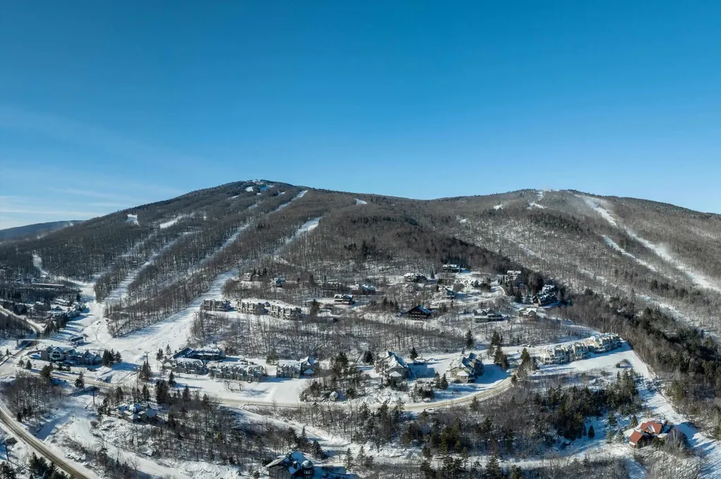 81 Daybreak Drive Ludlow VT 05149