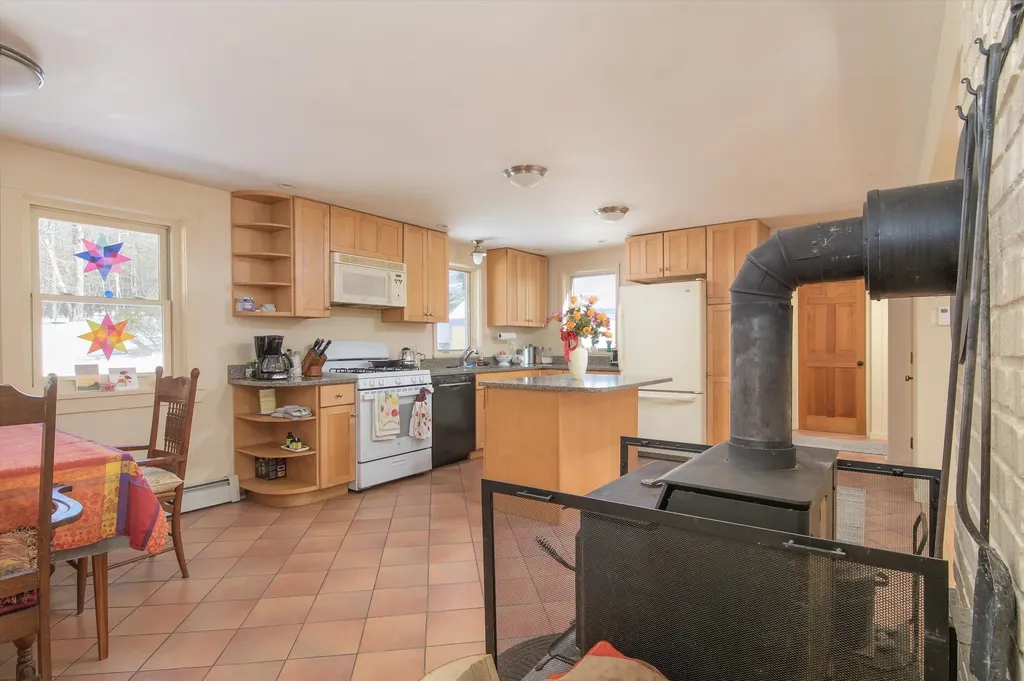 56 Lee Road Brattleboro VT 05301