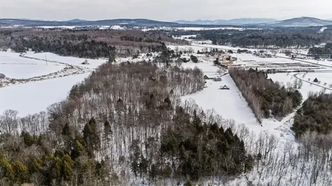 1908 Plains Road Georgia VT 05468