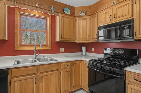 1908 Plains Road Georgia VT 05468