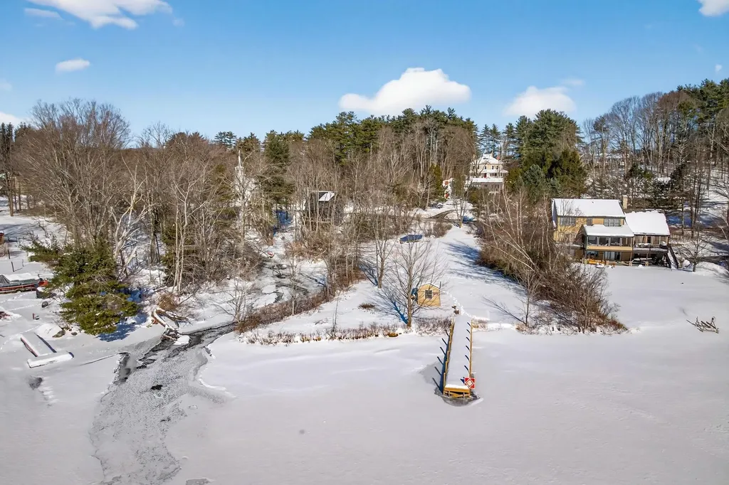 84 Governor Wentworth Highway Tuftonboro NH 03853