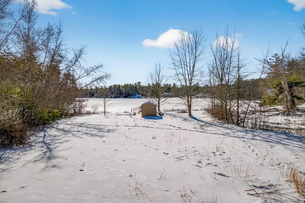 84 Governor Wentworth Highway Tuftonboro NH 03853