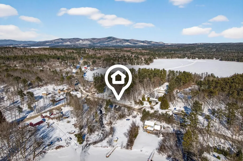86 Governor Wentworth Highway Tuftonboro NH 03853