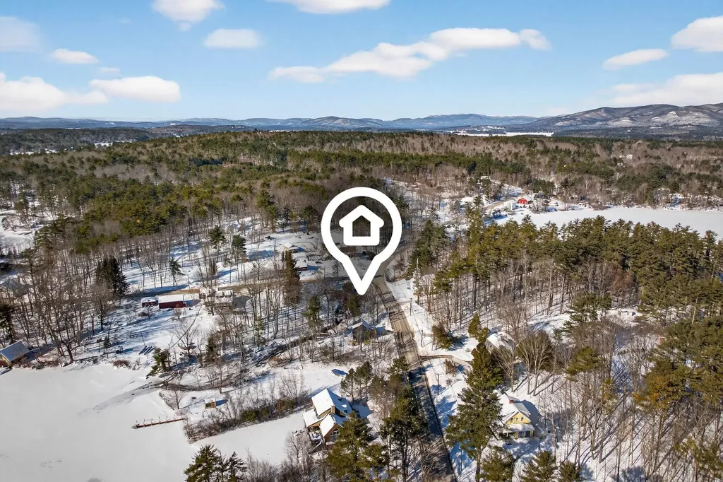 86 Governor Wentworth Highway Tuftonboro NH 03853