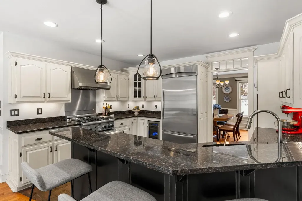 25 Hawk Drive Bedford NH 03110